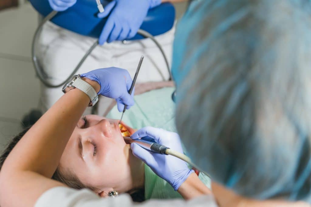 4 Common Dental Emergencies and Their Solutions